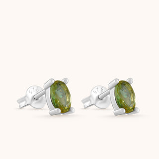 Earring in sterling silver with kiwi green Diaspore, side view
