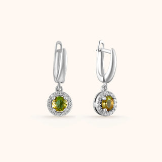 Earring in sterling silver with champagne yellow Diaspore, front view