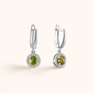Earring in sterling silver with champagne yellow Diaspore, front view