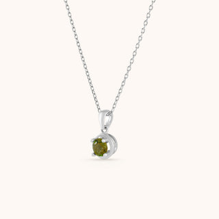 Necklace in sterling silver with kiwi green Diaspore, side view