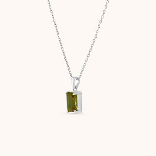 Necklace in sterling silver with kiwi green Diaspore, side view