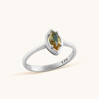 Ring in sterling silver with champagne yellow Diaspore, side view
