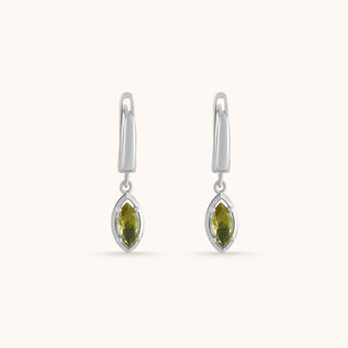 Earring in sterling silver with kiwi green Diaspore, front view