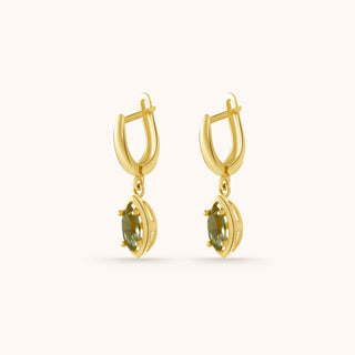Earring in gold-plated sterling silver with kiwi green Diaspore, side view