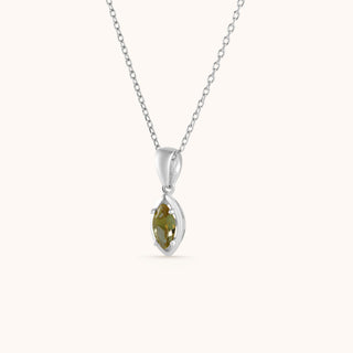 Necklace in sterling silver with kiwi green Diaspore, side view
