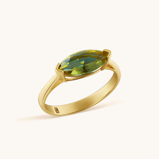 Ring in gold-plated sterling silver with kiwi green Diaspore, side view