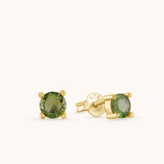 Earring in gold-plated sterling silver with kiwi green Diaspore, close-up detail