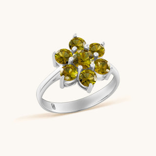 Ring in sterling silver with champagne yellow Diaspore, side view