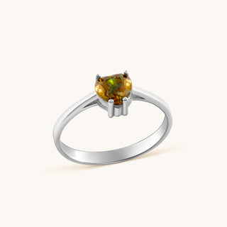 Ring in sterling silver with champagne yellow Diaspore, side view