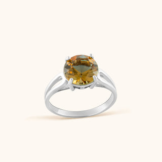 Ring in sterling silver with champagne yellow Diaspore, side view