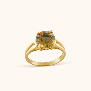 Ring in gold-plated sterling silver with champagne yellow Diaspore, side view