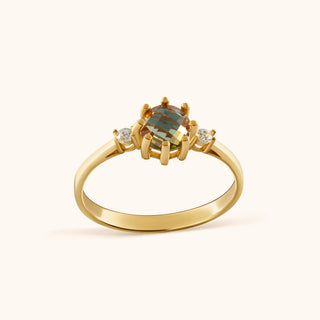 Ring in gold-plated sterling silver with champagne yellow Diaspore, side view