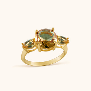 Ring in gold-plated sterling silver with champagne yellow Diaspore, side view