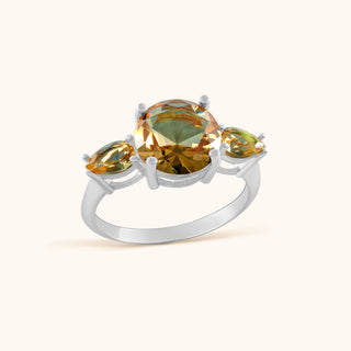 Ring in sterling silver with champagne yellow Diaspore, side view