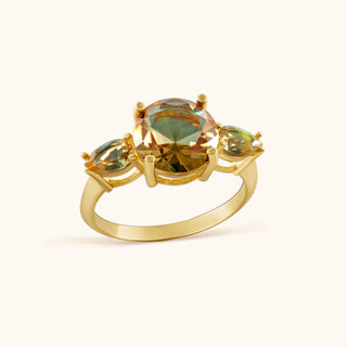 Ring in gold-plated sterling silver with champagne yellow Diaspore, side view