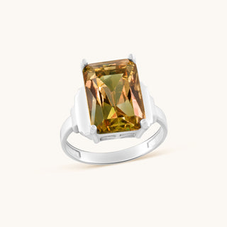 Ring in sterling silver with champagne yellow Diaspore, side view