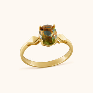 Ring in gold-plated sterling silver with champagne yellow Diaspore, side view