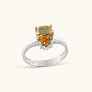Ring in sterling silver with champagne yellow Diaspore, side view