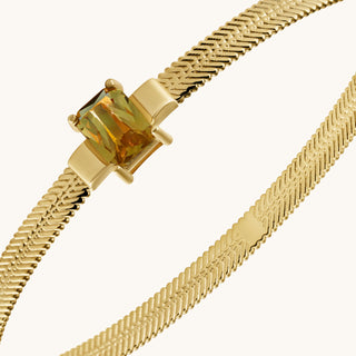 Bangle in gold-plated sterling silver with champagne yellow Diaspore, close-up detail
