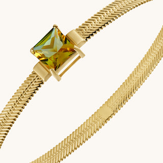 Bangle in gold-plated sterling silver with champagne yellow Diaspore, close-up detail
