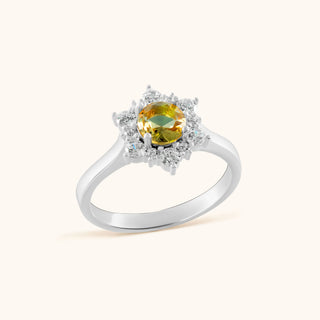 Ring in sterling silver with champagne yellow Diaspore, side view