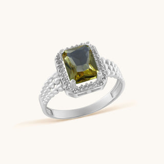 Ring in sterling silver with kiwi green Diaspore, side view