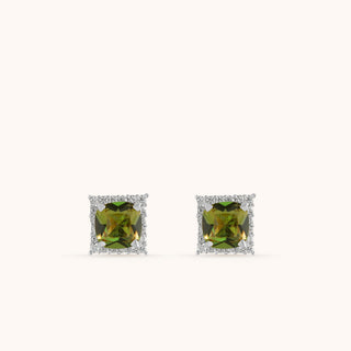 Earring in sterling silver with kiwi green Diaspore, side view
