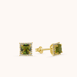 Earring in gold-plated sterling silver with kiwi green Diaspore, close-up detail