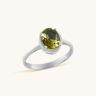 Ring in sterling silver with kiwi green Diaspore, side view