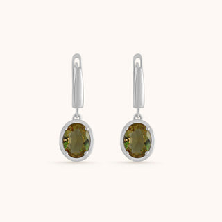 Earring in sterling silver with champagne yellow Diaspore, side view