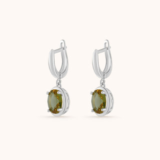 Earring in sterling silver with kiwi green Diaspore, side view