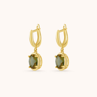 Earring in gold-plated sterling silver with kiwi green Diaspore, side view