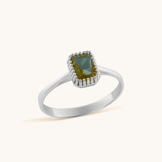 Ring in sterling silver with champagne yellow Diaspore, side view