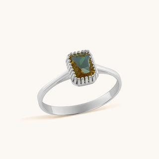 Ring in sterling silver with champagne yellow Diaspore, side view