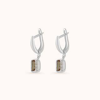 Earring in sterling silver with champagne yellow Diaspore, side view
