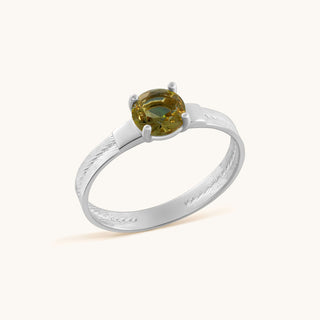Ring in sterling silver with champagne yellow Diaspore, side view