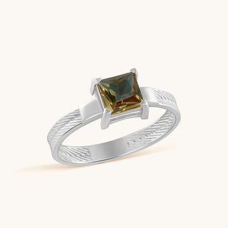 Ring in sterling silver with champagne yellow Diaspore, side view