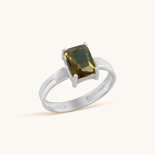 Ring in sterling silver with champagne yellow Diaspore, side view