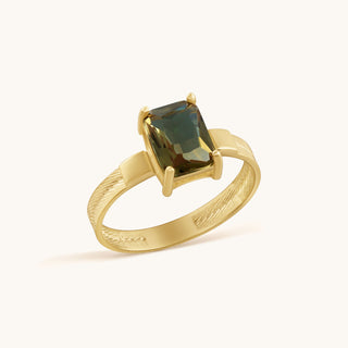Ring in gold-plated sterling silver with champagne yellow Diaspore, side view