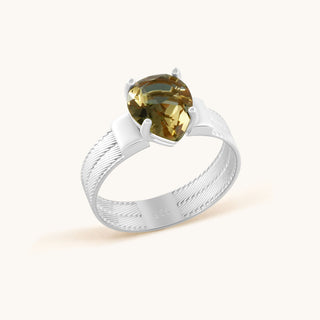 Ring in sterling silver with champagne yellow Diaspore, side view