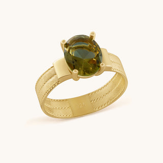 Ring in gold-plated sterling silver with champagne yellow Diaspore, side view