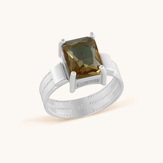 Ring in sterling silver with champagne yellow Diaspore, side view