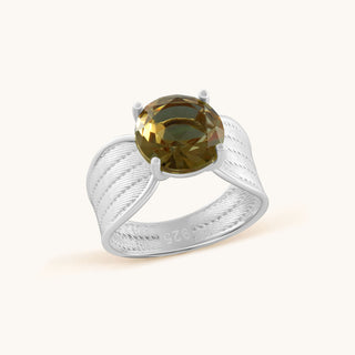 Ring in sterling silver with champagne yellow Diaspore, side view
