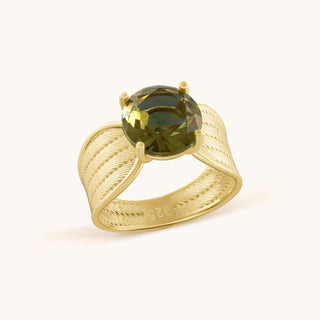 Ring in gold-plated sterling silver with kiwi green Diaspore, side view