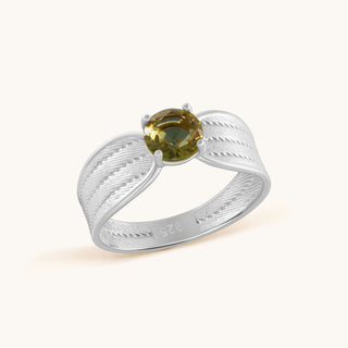 Ring in sterling silver with champagne yellow Diaspore, side view