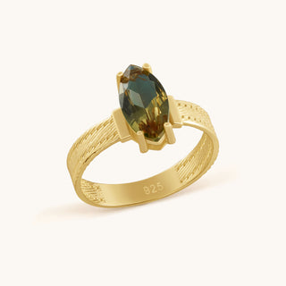 Ring in gold-plated sterling silver with champagne yellow Diaspore, side view