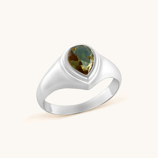 Ring in sterling silver with champagne yellow Diaspore, side view