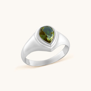 Ring in sterling silver with kiwi green Diaspore, side view