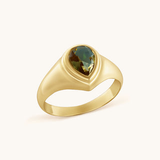 Ring in gold-plated sterling silver with champagne yellow Diaspore, side view
