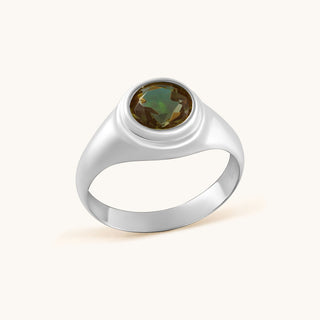 Ring in sterling silver with champagne yellow Diaspore, side view